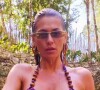 Lívia Andrade posa de biquíni fio-dental e exibe virilha lisinha durante viagem para Tulum