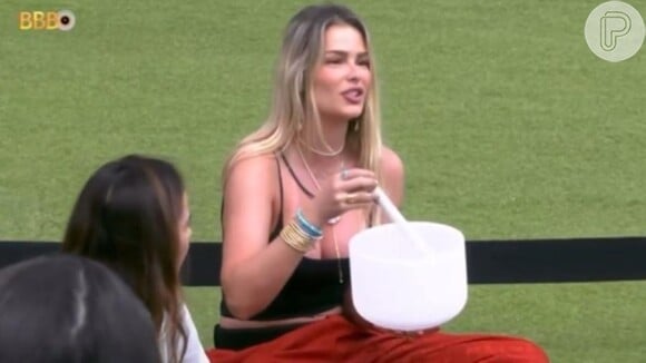 Ritual com cristais realizado por Yasmin Brunet no 'BBB 24' é baseado na crença de que os cristais têm propriedades curativas e energéticas