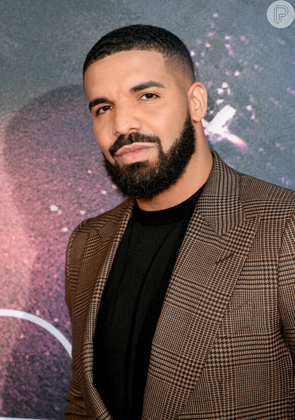 Drake se masturba em jatinho particular e vídeo vaza na web