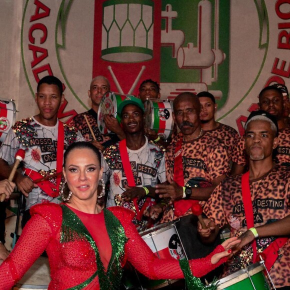 Relembre as fantasias de Paolla Oliveira na Grande Rio desde sua estreia no Carnaval carioca!