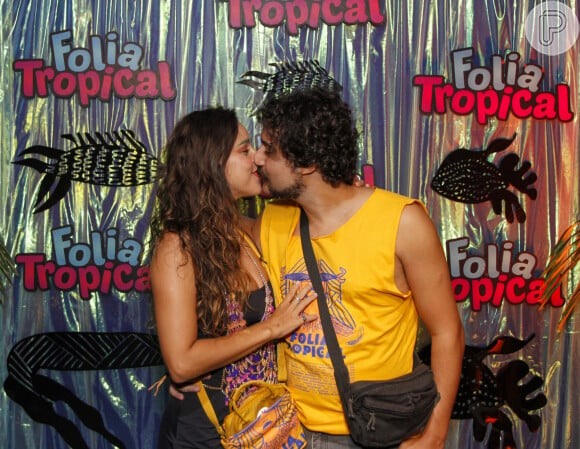 Carnaval 2024 teve beijo de Thati Lopes no namorado, George Sauma