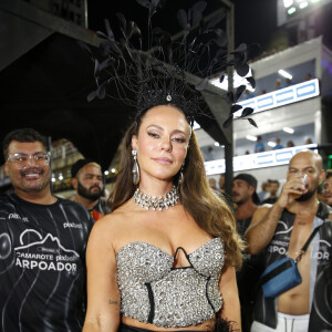 Paolla Oliveira voltou à Sapucaí na segunda noite de desfiles do Grupo Especial em 12 de fevereiro de 2024