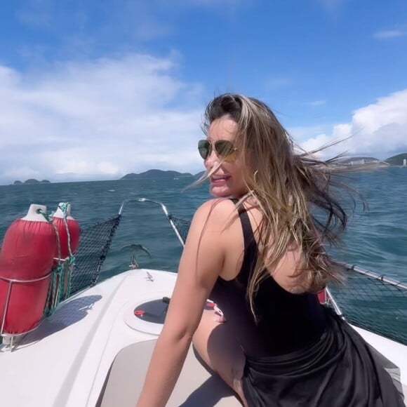 Ousada, Andressa Urach disse em entrevista para a Playboy que "adora um agachamento"