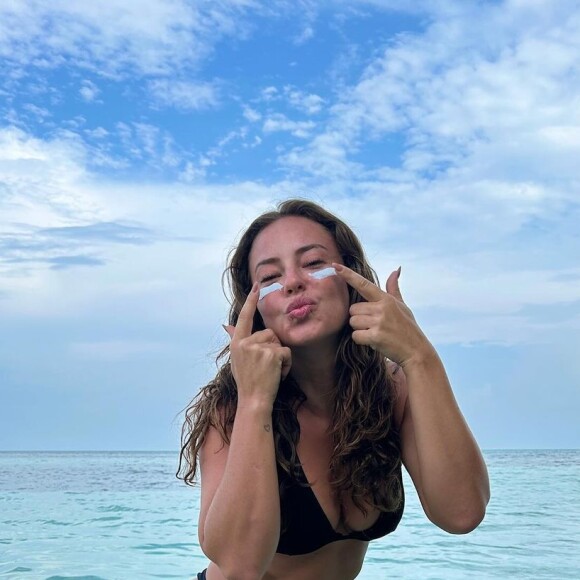 Beleza e corpo escultural de Paolla Oliveira é destaque na web em fotos publicadas