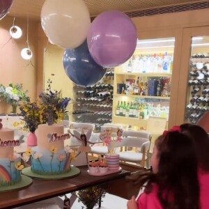 Fihas gêmeas de Fabiana Justus, Clara e Sienna ganharam festa intimista por conta do tratamento contra câncer da empresária
