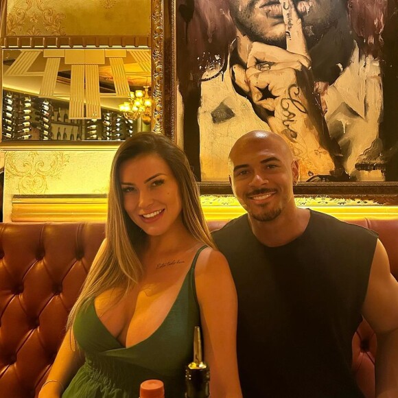 Andressa Urach afirmou que ela a o namorado, Lucas Matheus, têm regra sobre 'marmita' do casal: 'Posso sim (transar com outras pessoas): se for homem, mostro pra ele e ele diz se 'sim' ou 'não'. Quando acontecer, ele vai gravar junto, ou vai me gravar. Se for mulher, posso escolher do meu gosto, mas ele tem que estar junto, seja para filmar ou para gravar junto'