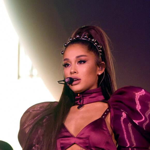 Ariana Grande afirma saudades dos palcos porém não tem nada para sua volta