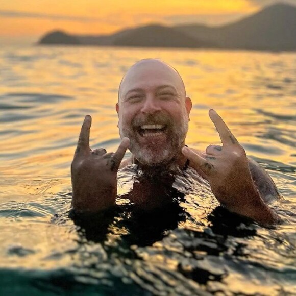 Mingau, baixista do Ultraje a Rigor, passou recentemente por tratamento contra desequilíbrio gastrointestinal