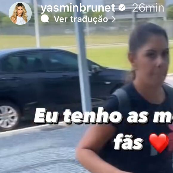 Fã tatua iniciais do nome de Yasmin Brunet no braço e deixa ex-BBB surpresa em encontro: 'Que maluquice'