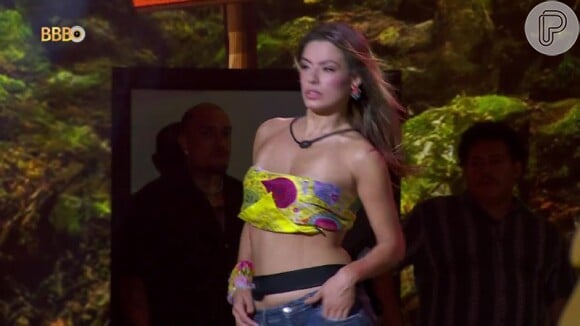 'BBB 24': Beatriz desfila em Festa da Líder Giovanna