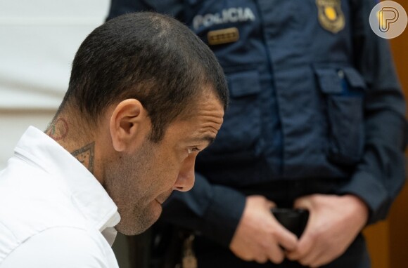 Daniel Alves continua preso - por enquanto - condenado por ter estuprado uma jovem na Espanha