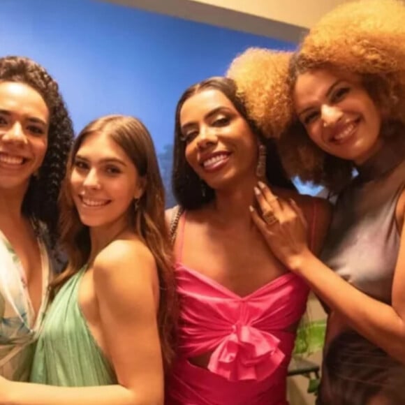 Em 'Renascer', Buba (Gabriela Medeiros) terá três amigas: Natasha (Galba Gogoia), Janaína (Bianca Dellafancy) e Maitê (Gabriela Loran)