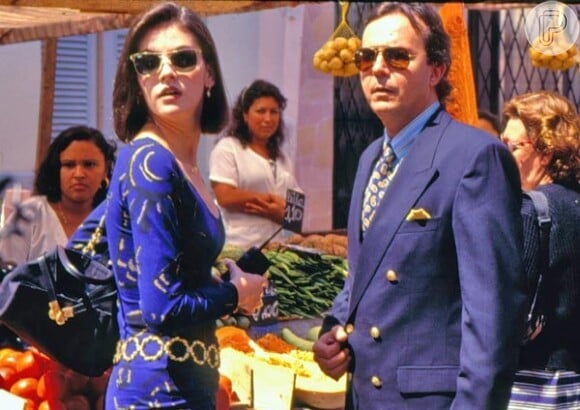 Lisandra Souto contracenou com Tato Gabus Mendes em 'Quatro por Quatro', em 1994, última novela da atriz antes da pausa de 14 anos