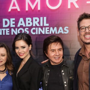 'Muso inspirador' de 'Evidências do Amor', Xororó compareceu com a mulher, Noely, no filme de Sandy e Fábio Porchat