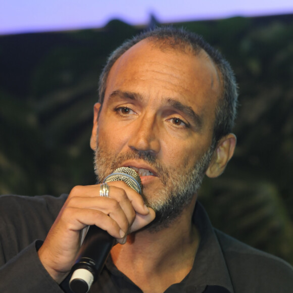 O primeiro marido de Deborah Secco foi o diretor Rogério Gomes, o Papinha. Eles ficaram juntos de 1997 a 2001