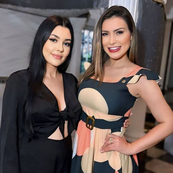 Andressa Urach divulgou a parceria com a influencer +18 Mabelle