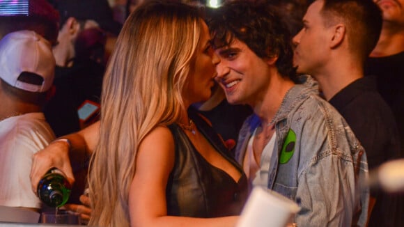 Tá rolando? Fiuk e Deolane Bezerra reforçam rumor de affair durante show de Simone Mendes. Veja fotos!