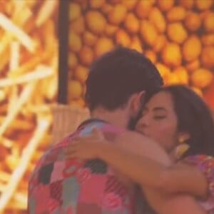 BBB 24: Isabelle voltou a fletar com Matteus na festa do dia 6 de abril de 2024, faltando 10 dias para o fim do reality da Globo