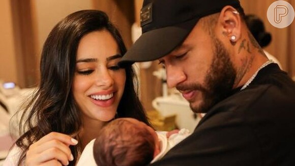 Neymar e Bruna Biancardi comemoraram os 6 meses da filha, Mavie