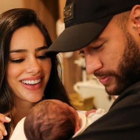 Neymar e Bruna Biancardi comemoraram os 6 meses da filha, Mavie
