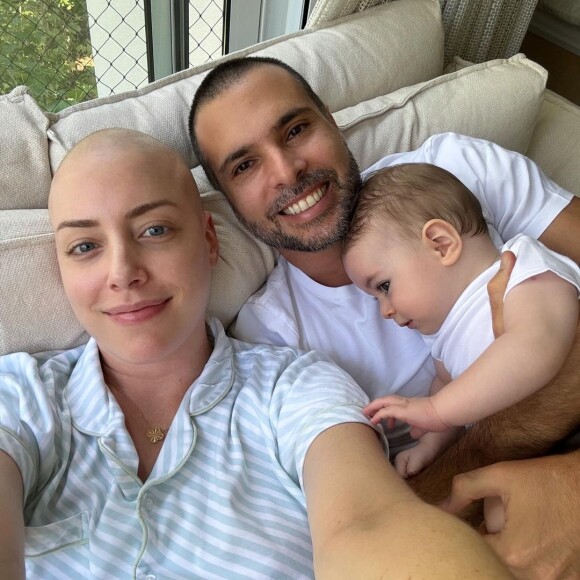 Fabiana Justus teve que interromper a amamentação do filho por conta do diagnóstico de câncer