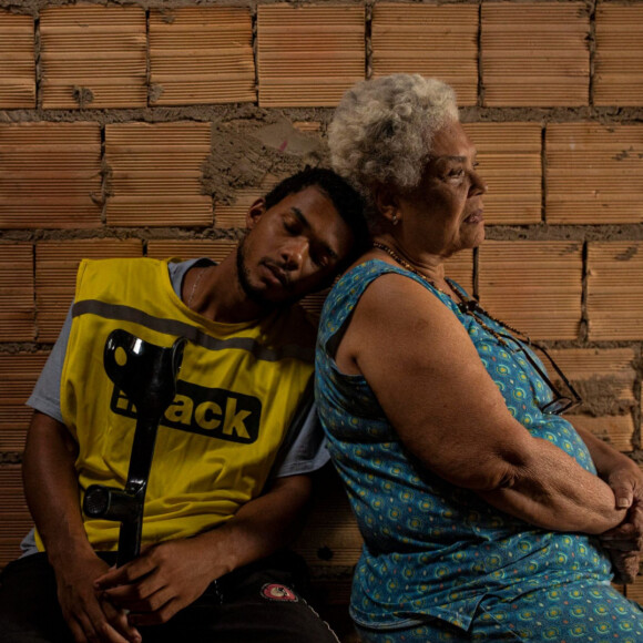 Juan Paiva é Balthazar (Juan Paiva) e, sua vó, Regina (Dja Marthins) nem Justiça 2