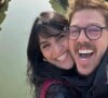 Priscila Castello Branco, namorada de Fábio Porchat, revela não ter ficado incomodada com beijo entre humorista e Sandy em 'Evidências do Amor'