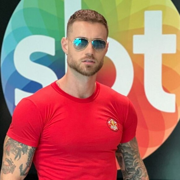 Yuri Bonotto, bombeiro da Eliana, compartilha antes e depois; influenciador ganhou 30 kg