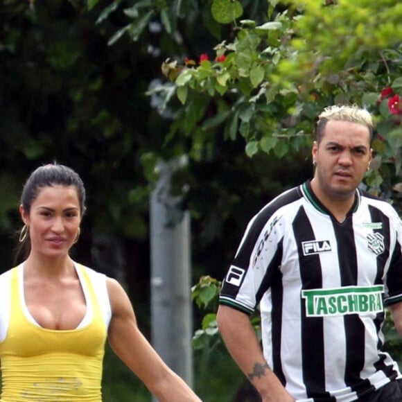 No começo do namoro com Gracyanne Barbosa, Belo era menos musculoso