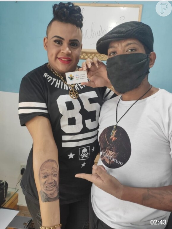 Depois das polêmicas com Anderson, MC Maylon disse que iria remover a tatuagem com o rosto do cantor, mas nunca o fez