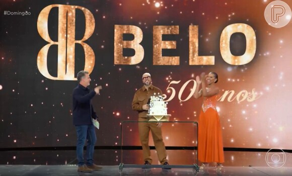 Belo foi homenageado pelos seus 50 anos no palco do 'Domingão'