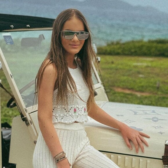 Rafaella Justus arrasou com nova blusa de crochê, dessa vez em tom clean