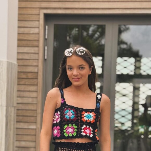 Rafaella Justus vem apostando em looks de crochê durante viagem pela Anguilla, no Caribe