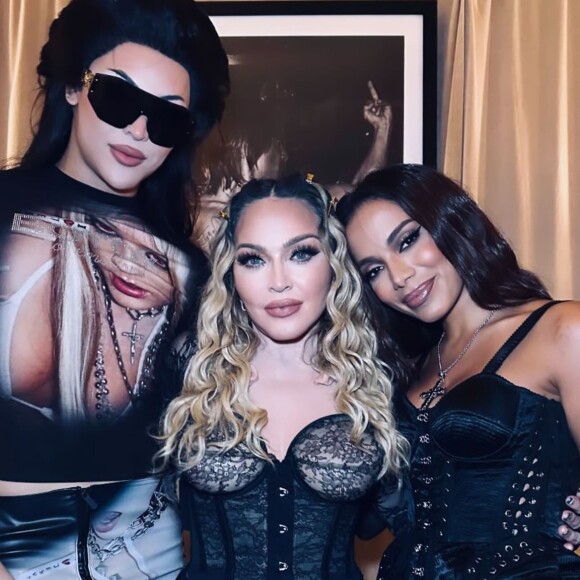 Madonna, Pabllo Vittar e Anitta nos bastidores do show icônico da rainha do pop