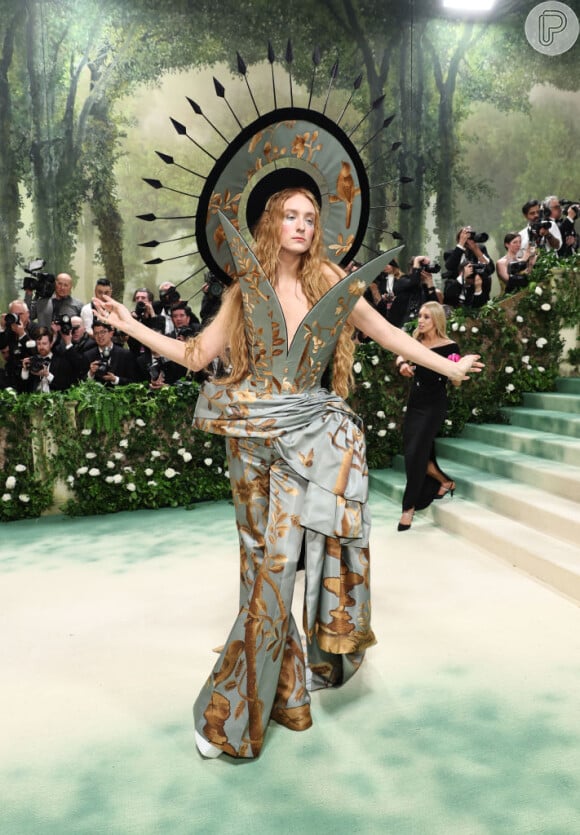 Veja fotos dos looks dos famosos no MET Gala 2024