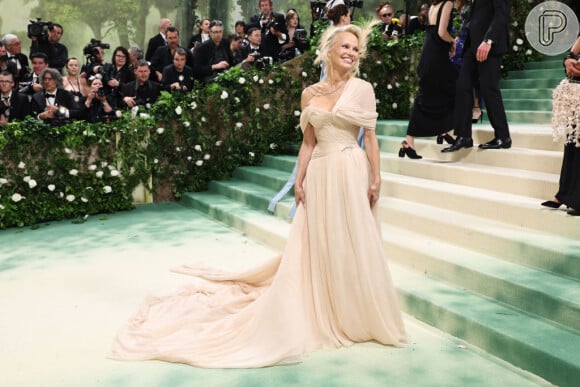 Veja fotos dos looks dos famosos no MET Gala 2024