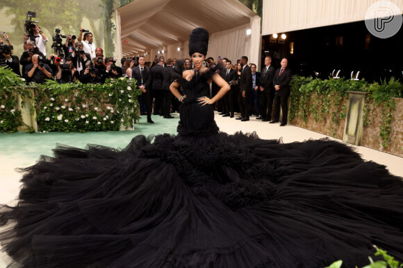 Veja fotos dos looks dos famosos no MET Gala 2024