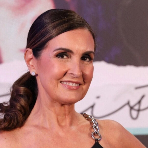 Fátima Bernardes é youtuber! Fora da Globo, jornalista revela novidade na web; Sandy, Sandra Annemberg e mais famosos vibram: 'Vai que vai'
