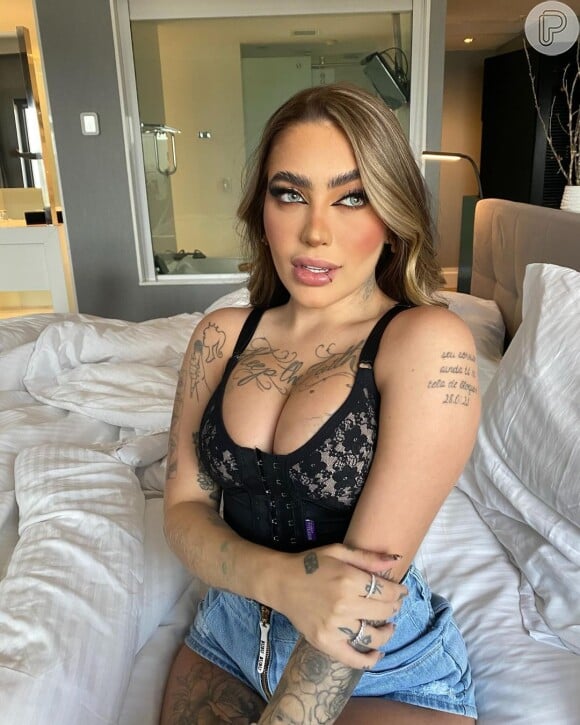 MC Mirella sofreu uma série de críticas por publicar fotos nua e não falar sobre o Rio Grande do Sul no Instagram