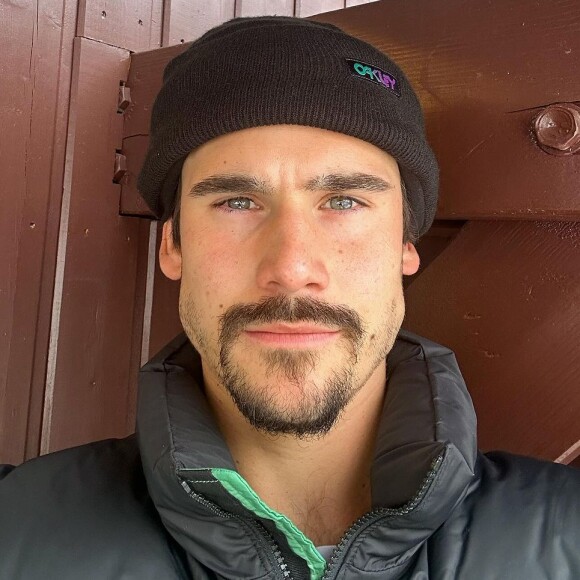 Nicolas Prattes chamou atenção com um ensaio fotográfico postado em suas redes sociais