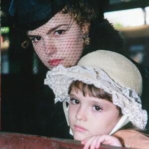 Ana Paula Arósio e Isabelle Drummond foram mãe e filha em 2001 na série 'Os Maias'