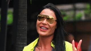 Olha não, Belo! Ex do cantor, Gracyanne Barbosa arrasa com lingerie fio-dental e exibe bronzeado durante ensaio sexy