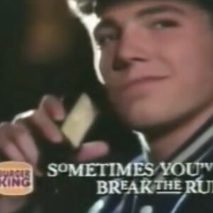 Ben Affleck tinha 16 anos quando fez seu primeiro comercial; ator teve que fingir flertar com cliente do 'Burger King'