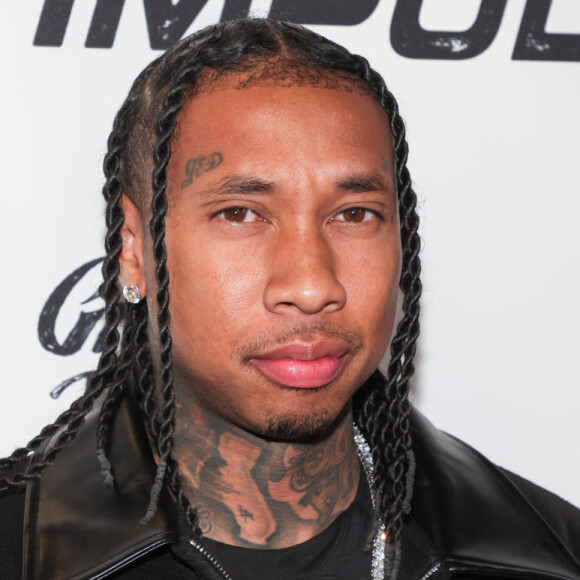 Tyga teria continuado na festa com o amigo, Alexander, enquanto Travis Scott foi embora após briga