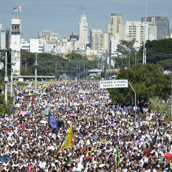 Em contato com o jornal, a Globo confirmou que foi uma decisão editorial para dar espaço à cobertura da Marcha para Jesus, mas garante que não houve 'ligação religiosa'