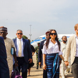 Visita de Príncipe Harry e Meghan Markle à Nigéria: 'Tudo o que você poderia esperar de uma visita real oficial estava lá'