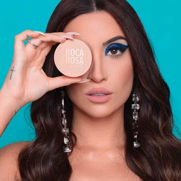 Boca Rosa defende pó compacto e gera polêmica com Mari Maria no Instagram