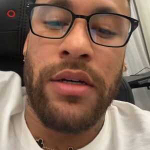 Neymar vem sido envolvido em diversas polêmicas por causa da PEC da Privatização das Praias