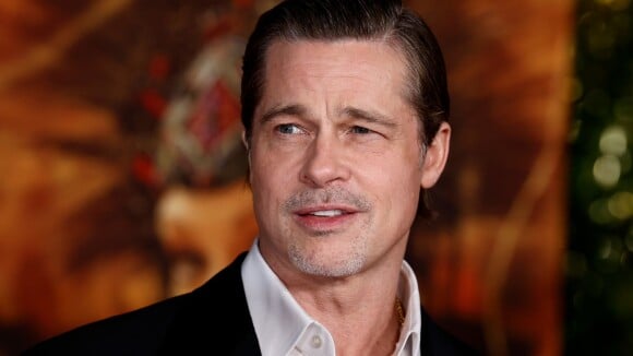 Quase ninguém sabe, mas Brad Pitt já trabalhou como motorista de strippers e mascote de restaurante famoso antes da fama