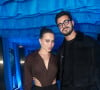 Flavia Pavanelli e o namorado, o milionário Bernardo Zveiter, prestigiaram o aniversário de 36 anos de Yasmin Brunet e combinaram tom do look